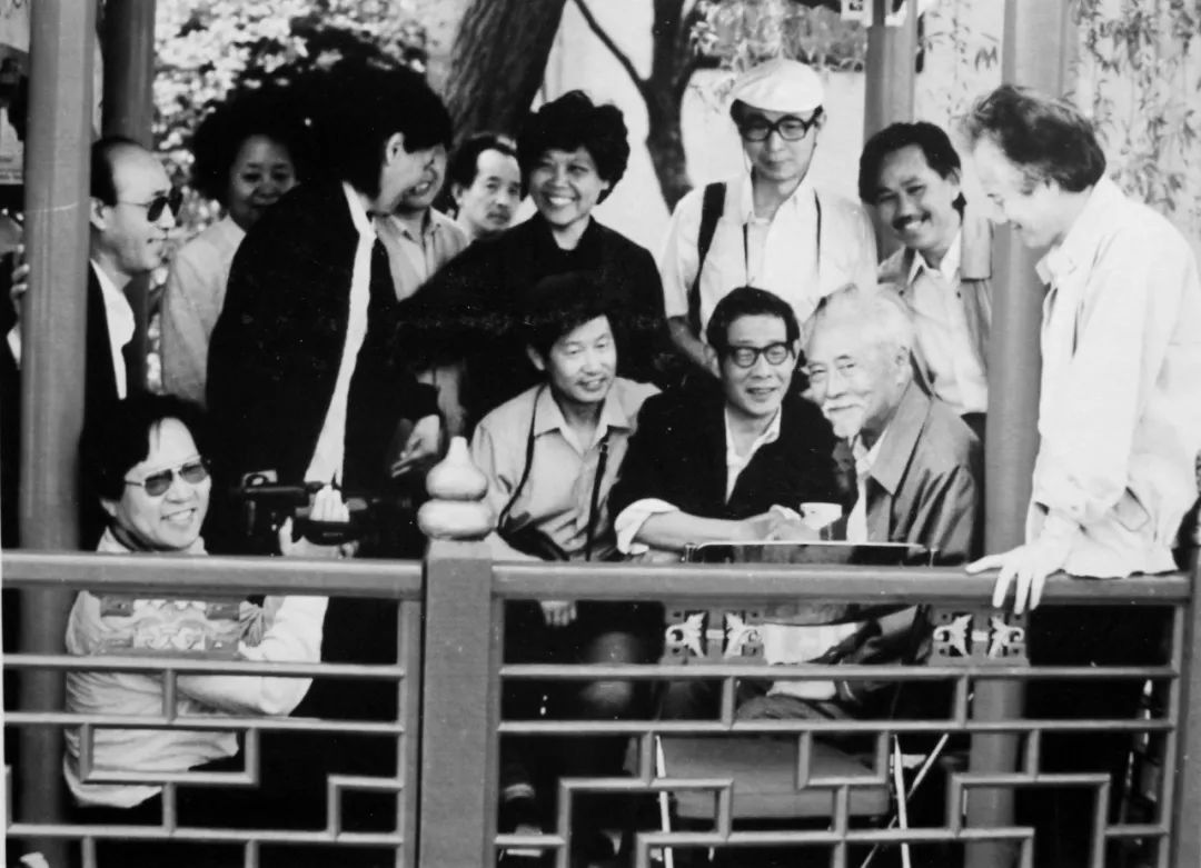1990年，叶浅予师生艺术行路团在浙江