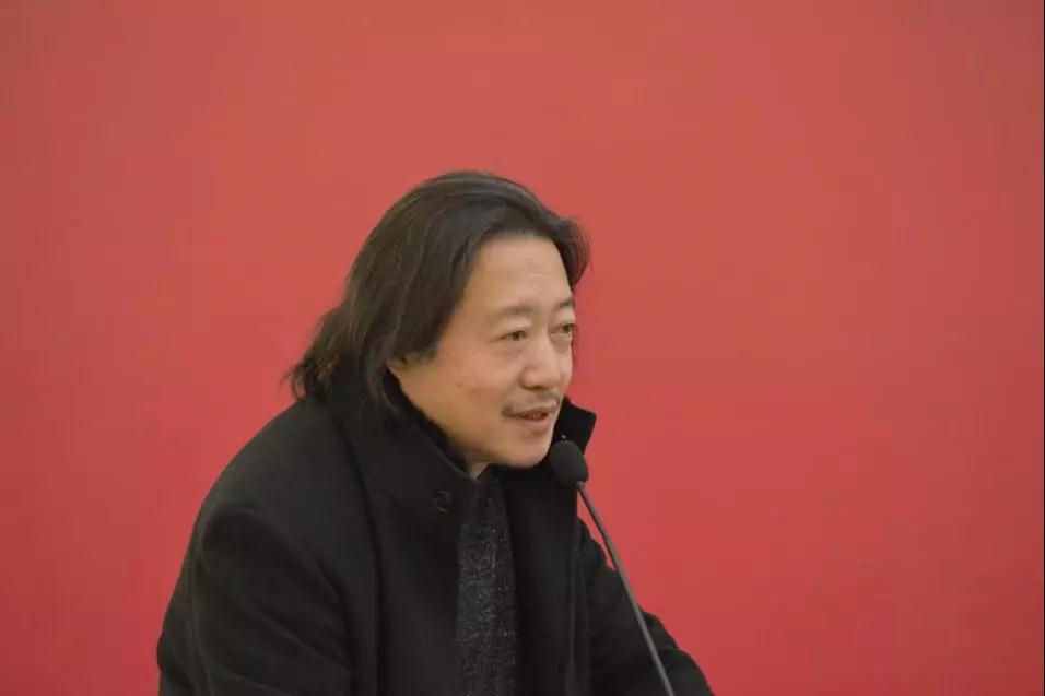 中国国家画院副院长纪连彬主持开幕式